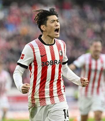 Football: German Bundesliga Yuito Suzuki of Freiburg reacts after scoring in the first half of a German Bundesliga football match against St. Pauli in Freiburg, Germany, on Nov. 9, 2025.  A14AA0005022896P