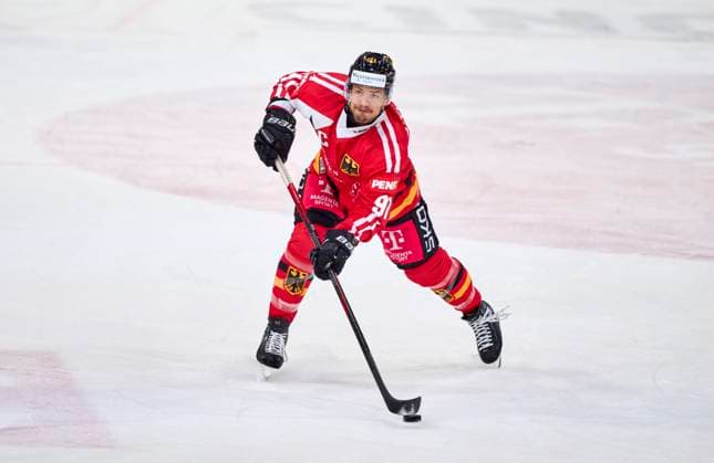 Moritz Müller, Mueller of Germany during the match GERMANY - SLOVAKIA 3-0 DEB Ice hockey, Eishockey DEUTSCHLAND CUP in Landshut, Germany, November 9, 2025, Season 2025 2026.