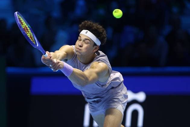 Alexander Zverev vs Ben Shelton Ben Shelton of USA in action during the Round Robin singles match between Alexander Zverev of Germany and Ben Shelton of Usa on Day One of the Nitto ATP, Tennis Herren World Tour Finals. Turin Inalpi Arena Italy Copyright: xMarcoxCanonierox