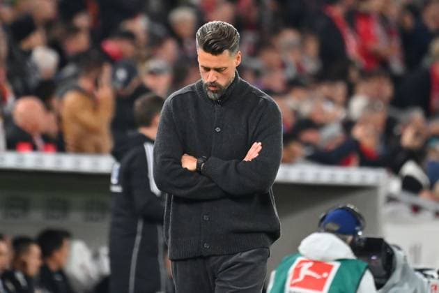 Sandro WAGNER (Trainer FC Augsburg), Einzelbild,angeschnittenes Einzelmotiv,Halbfigur,halbe Figur. Fussball 1. Bundesliga Saison 2025 2026, 10.Spieltag, Spieltag10 VfB Stuttgart - FC Augsburg 3-2 am 09.11.2025 MHP ARENA.