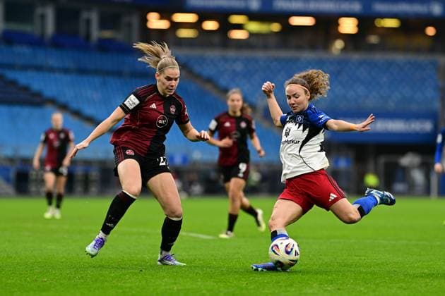 Fußball I Frauen I Saison 2025-2026 I Bundesliga I 10. Spieltag I Hamburger SV - 1. FC Nürnberg I 09.11.2025 Beatrix Fördös (27, 1. FC Nürnberg) Melanie Brunnthaler (11, Hamburger SV) Hamburg Volkspark, Volksparkstadion, Stadion, Volkspark-Stadion Hamburg Deutschland Copyright: xLobeca FelixxSchlikisx