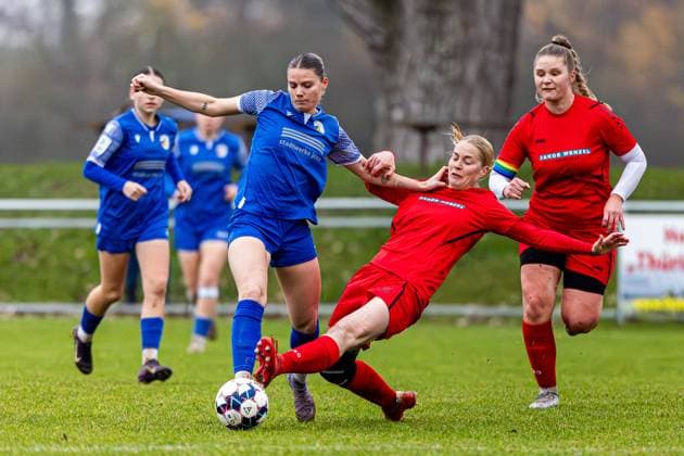 09.11.2025, GER, Fussball, Frauen, Saison 2025 2026, Landespokal, TSV Sundhausen 1869 - FC Carl Zeiss Jena U20-Juniorinnen Im Landespokal der Frauen gewannen die FC Carl Zeiss Jena U20-Juniorinnen ihr Auswärtsspiel beim TSV Sundhausen 1869 mit 0:7. 99867 Gotha OT Sundhausen Rasenplatz Sportplatz Truegleb Thüringen Deutschland