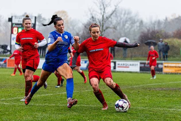 09.11.2025, GER, Fussball, Frauen, Saison 2025 2026, Landespokal, TSV Sundhausen 1869 - FC Carl Zeiss Jena U20-Juniorinnen Anika Metzner (FC Carl Zeiss Jena U20-Juniorinnen) 99867 Gotha OT Sundhausen Rasenplatz Sportplatz Truegleb Thüringen Deutschland
