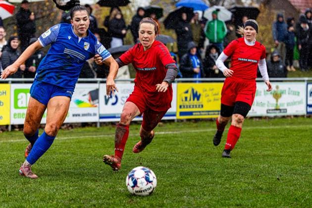 09.11.2025, GER, Fussball, Frauen, Saison 2025 2026, Landespokal, TSV Sundhausen 1869 - FC Carl Zeiss Jena U20-Juniorinnen Anika Metzner (FC Carl Zeiss Jena U20-Juniorinnen) 99867 Gotha OT Sundhausen Rasenplatz Sportplatz Truegleb Thüringen Deutschland