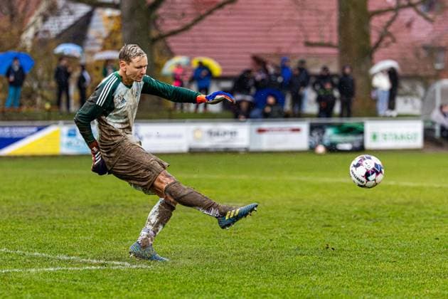 09.11.2025, GER, Fussball, Frauen, Saison 2025 2026, Landespokal, TSV Sundhausen 1869 - FC Carl Zeiss Jena U20-Juniorinnen Sylvana Curth (TSV 1869 Sundhausen) 99867 Gotha OT Sundhausen Rasenplatz Sportplatz Truegleb Thüringen Deutschland