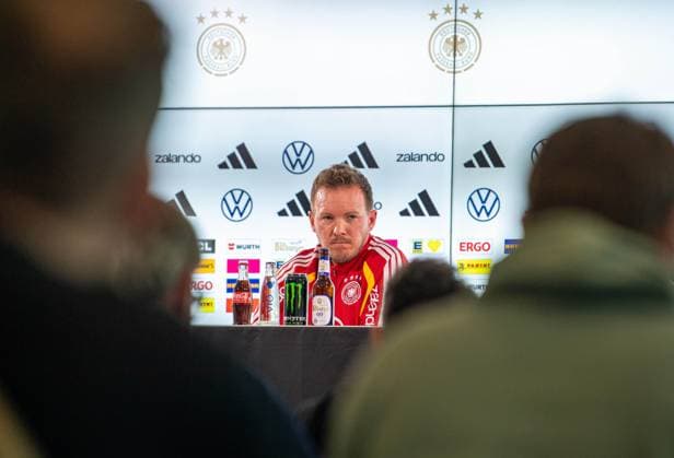 Fussball, Herren, Saison 2025 26, WM-Qualifikation, Deutsche Fußball-Nationalmannschaft, Pressekonferenz in der Volkswagen Arena in Wolfsburg, Trainer Julian Nagelsmann (Deutschland), 10.11 2025, Copyright: xSebastianxRäppold MatthiasxKochx
