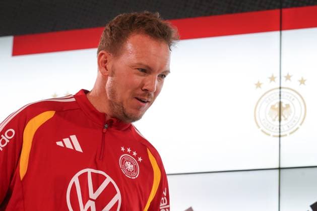 10.11.2025, xtgx, Fussball Nationalmannschaft, Pressekonferenz mit Bundestrainer Julian Nagelsmann emspor, v.l. Julian Nagelsmann (DFB) Portrait, Portraet, Einzelbild (DFL DFB REGULATIONS PROHIBIT ANY USE OF PHOTOGRAPHS as IMAGE SEQUENCES and or QUASI-VIDEO) Wolfsburg