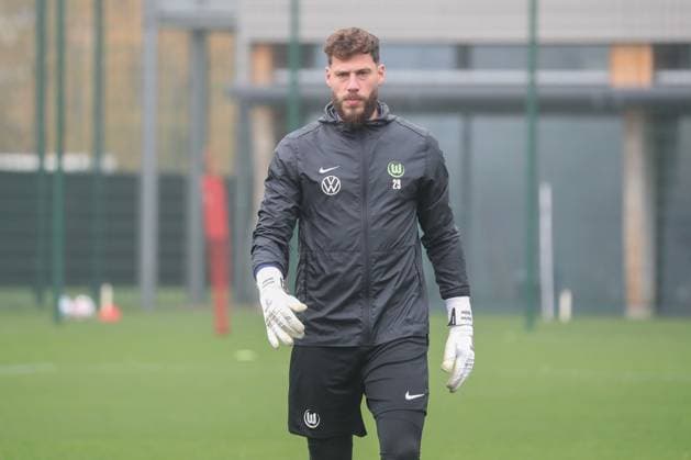 RECORD DATE NOT STATED 10.11.2025, xgox, Fussball - 1.Bundesliga VfL Wolfsburg - Training emspor, v.l. Marius Mueller (Müller, Wolfsburg, 29) (DFL DFB REGULATIONS PROHIBIT ANY USE OF PHOTOGRAPHS as IMAGE SEQUENCES and or QUASI-VIDEO) Wolfsburg