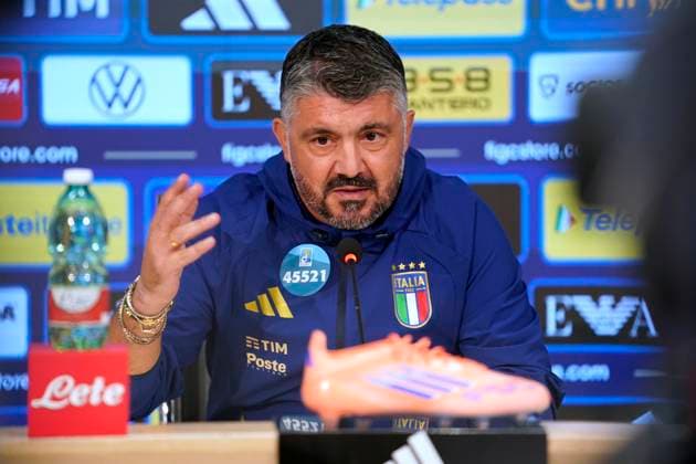The head coach Gennaro Gattuso gestures during the Italia team Training session at federal technical center of Coverciano, center Italy, Florence -Monday , November 10, 2025. - Soccer  Copyright: xMarcoxBucco LaxPressex