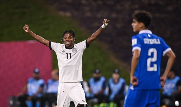 Fussball, Junioren U 17 WM 2025 in Doha Katar Vorrunde 10.11.2025 Gruppe G El Salvador - Deutschland JUBEL Deutschland; Torschuetze zum 3-0 Wisdom Mike