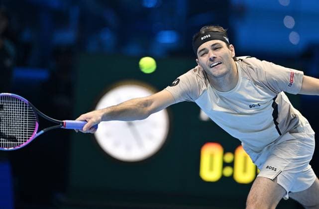 November 10, 2025, Turin, Italy: Taylor Fritz of USA in action during the men s singles Round Robin match against Lorenzo Musetti of Italy at the ATP, Tennis Herren Finals in Turin, Italy, 10 November 2025. ANSA ALESSANDRO DI MARCO ATP Finals Tennis Tournament  - ZUMAa110 20251110_zaf_a110_015 Copyright: xAlessandroxDixMarcox