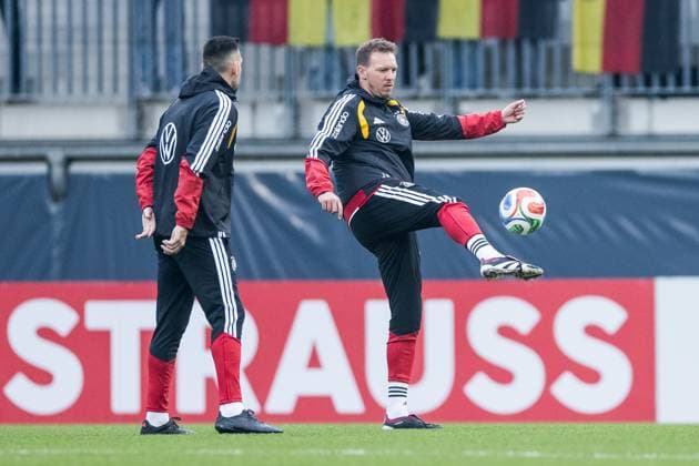 DFB Herren Trainingslager: Öffentliches Training; 10.11.2025 Julian Nagelsmann (Bundestrainer Deutschland) am Ball DFB Herren Trainingslager: Öffentliches Training, Wolfsburg, AOK Stadion am 10.11.2025 Copyright: xBEAUTIFULxSPORTS Wunderlx