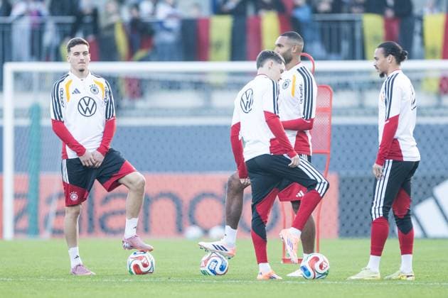 DFB Herren Trainingslager: Öffentliches Training; 10.11.2025 Said El Mala (Deutschland), Jonathan Tah (Deutschland), Florian Wirtz (Deutschland) und Leroy Sane (Deutschland) DFB Herren Trainingslager: Öffentliches Training, Wolfsburg, AOK Stadion am 10.11.2025 Copyright: xBEAUTIFULxSPORTS Wunderlx