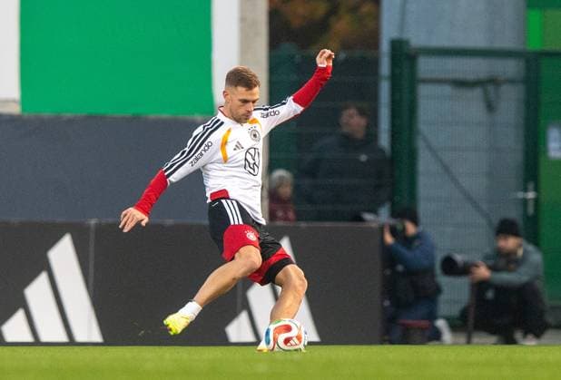 Fußball, Herren, Saison 2025 26, Training der deutschen Nationalmannschaft in Wolfsburg im AOK-Stadion, Joshua Kimmich (Deutschland), 10.11. 2025, Copyright: xSebastianxRäppold MatthiasxKochx