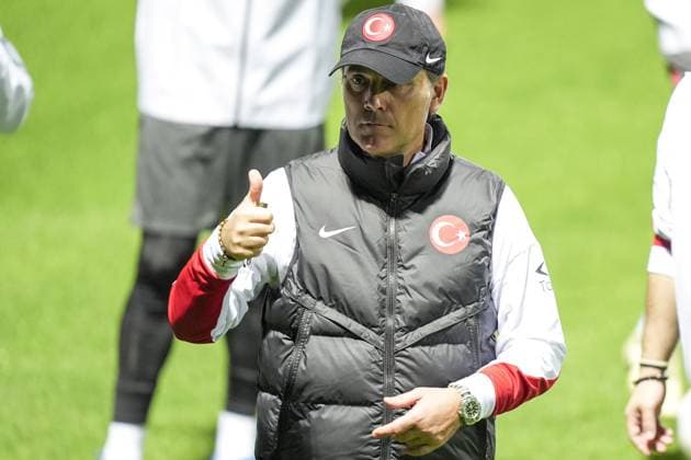 Turkish National Football Team training session ISTANBUL, TURKIYE - NOVEMBER 10: Head coach of Turkish National Football Team Vincenzo Montella leads a training session ahead of 2026 FIFA World Cup, WM, Weltmeisterschaft, Fussball European Qualifiers Group E match between Turkiye and Bulgaria at the TFF Hasan Dogan Facilities in Istanbul, Turkiye on November 10, 2025. Arife Karakum Anadolu Istanbul Turkey. Editorial use only. Please get in touch for any other usage.  Copyright: x2025xAnadoluxArifexKarakumx