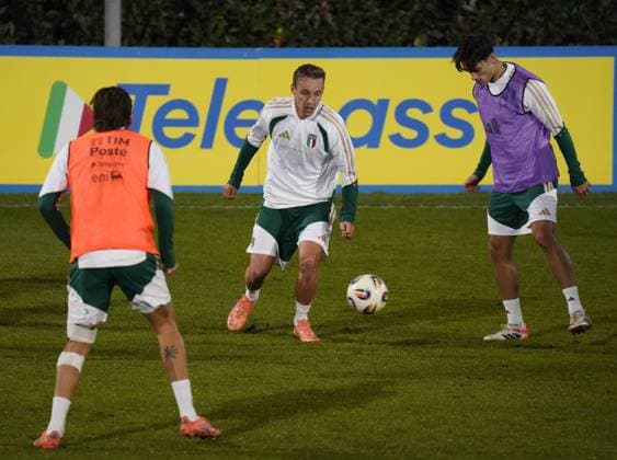 Davide Frattesi, Samuele Ricci and Mateo Retegui during the Italia team Training session at federal technical center of Coverciano, center Italy, Florence -Monday, November 10, 2025. - Soccer  Copyright: xMarcoxBucco LaxPressex