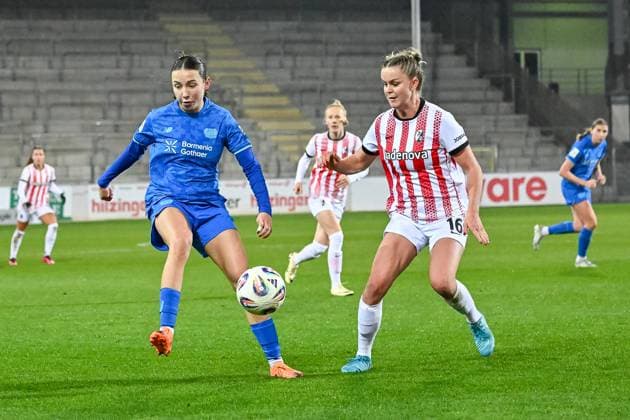 Loreen Bender (Bayer 04 Leverkusen, 19), Greta Stegemann (SC Freiburg Frauen, 16) GER, SC Freiburg - Bayer 04 Leverkuse, Frauen-Fussball, Google Pixel Frauen-Bundesliga, 10. Spieltag, Saison 2025 2026, 10.11.2025 DFB REGULATIONS PROHIBIT ANY USE OF PHOTOGRAPHS AS IMAGE SEQUENCES AND OR QUASI-VIDEO GER, SC Freiburg - Bayer 04 Leverkuse, Frauen-Fussball, Google Pixel Frauen-Bundesliga, 10. Spieltag, Saison 2025 2026, 10.11.2025 Freiburg Copyright: xEibner-Pressefoto ThomasxHessx EP_THS