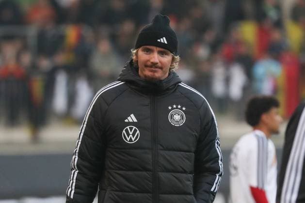 10.11.2025, xgox, Fussball - Deutsche Nationalmannschaft Öffentliches Training emspor, v.l. Nick Woltemade (Deutschland, ) (DFL DFB REGULATIONS PROHIBIT ANY USE OF PHOTOGRAPHS as IMAGE SEQUENCES and or QUASI-VIDEO) Wolfsburg