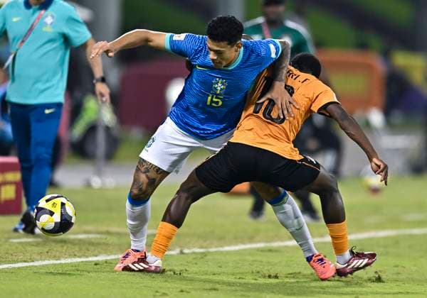 Zambia v Brazil: Group H- FIFA U-17 World Cup Qatar 2025 Luis Pacheco of Brazil and Felix Phiri of Zambia in action during the FIFA U-17 World Cup Qatar 2025 Group H match between Zambia and Brazil in Doha, Qatar, on November 10, 2025. DOHA Qatar Copyright: xNOUSHADxTHEKKAYILx