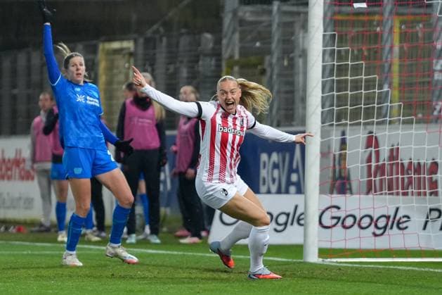 Tessa Blumenberg (SC Freiburg, 07) Torjubel, Emotionen, Jubel, Torerfolg, Abschluss, Treffer , Deutschland, Fussball, GooglePixel Frauen-Bundesliga, 10.Spieltag, 2025 2026, SC Freiburg vs. Bayer 04 Leverkusen, 10.11.2025, Dreisamstadion, Freiburg, Deutschland DFB REGULATIONS PROHIBIT ANY USE OF PHOTOGRAPHS AS IMAGE SEQUENCES AND OR QUASI-VIDEO. Freiburg Dreisamstadion Baden-Wuerttemberg Deutschland Copyright: xArnexAmbergx