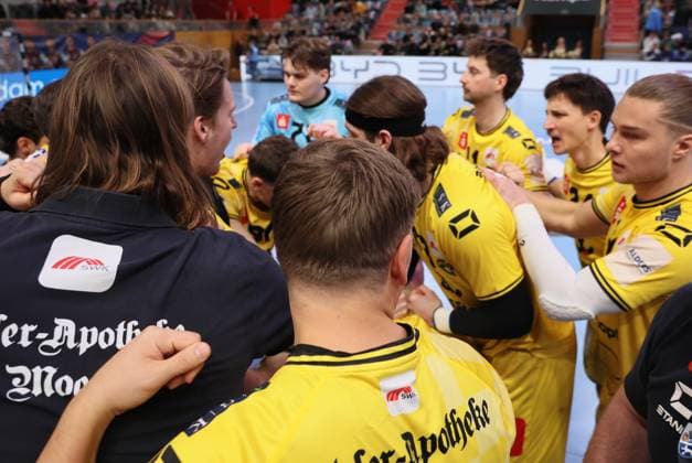 GER HBL2 Saison 2025 2026 VfL Potsdam vs HSG Krefeld Niederrhein, 10.11.25, MBS Arena, Potsdam Einschwören, vor dem Spiel, Team HSG Krefeld-Niederrhein