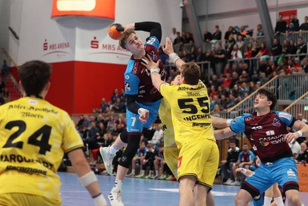 GER HBL2 Saison 2025 2026 VfL Potsdam vs HSG Krefeld Niederrhein, 10.11.25, MBS Arena, Potsdam Cedric MARQUART (HSG Krefeld-Niederrhein 24), Nicolas PAULNSTEINER (1.VfL Potsdam 7), Niklas INGENPASS (HSG Krefeld-Niederrhein 55), Gabriele SONTACCI (1.VfL Potsdam 19)