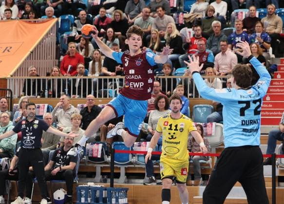 GER HBL2 Saison 2025 2026 VfL Potsdam vs HSG Krefeld Niederrhein, 10.11.25, MBS Arena, Potsdam Marvin SIEMER (1.VfL Potsdam 3), Anel DURMIC (HSG Krefeld-Niederrhein 72)