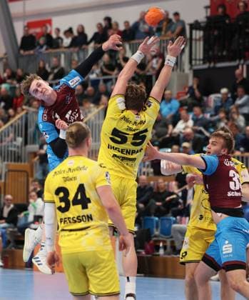 GER HBL2 Saison 2025 2026 VfL Potsdam vs HSG Krefeld Niederrhein, 10.11.25, MBS Arena, Potsdam Nicolas PAULNSTEINER (1.VfL Potsdam 7), Jörn PERSSON (HSG Krefeld-Niederrhein 34), Niklas INGENPASS (HSG Krefeld-Niederrhein 55), Tim Niclas SCHRÖDER (1.VfL Potsdam 33)