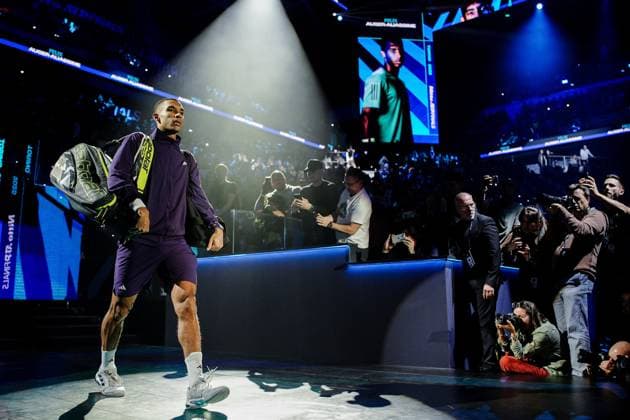 Canada s Felix Auger Aliassime before the singles tennis match of the ATP, Tennis Herren World Tour Finals against Italy s Jannik Sinner at the Inalpi Arena in Turin, Italy - Sunday, Nov. 10, 2025. - .  Copyright: xMarcoxAlpozzi LaPressex