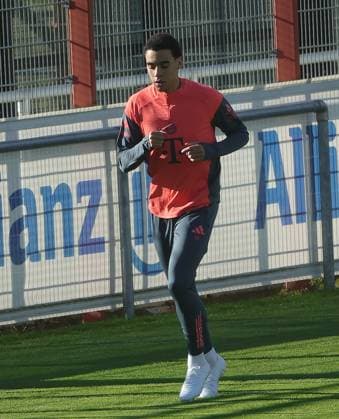 10.11.2025, FC Bayern Training, Trainingsgelaende Saebenerstrasse Muenchen, Fussball , im Bild: Jamal Musiala (FC Bayern Muenchen)