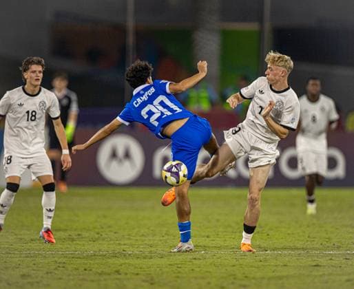 Fussball FIFA U17, U 17 U 17 Weltmeisterschaft Katar 2025 - El Salvador vs Deutschland - Gruppe G Spiel 61: Lasse Eickel (Deutschland, 19) Christian Prenaj (Deutschland, 18) Copyright: xRedhaxHosnixSegganix