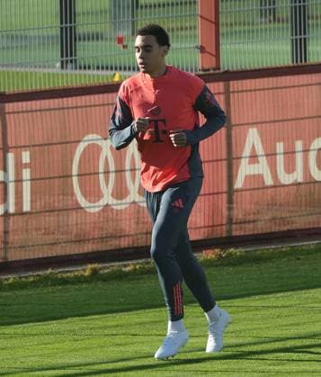 10.11.2025, FC Bayern Training, Trainingsgelaende Saebenerstrasse Muenchen, Fussball , im Bild: Jamal Musiala (FC Bayern Muenchen)