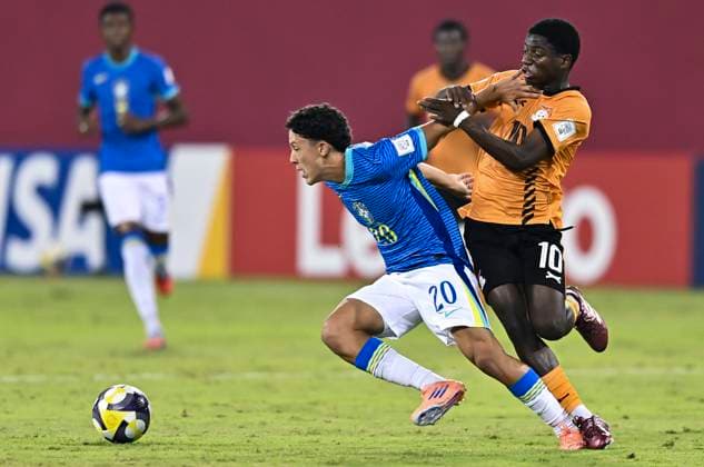 Zambia v Brazil: Group H- FIFA U-17 World Cup Qatar 2025 Felipe Morais of Brazil and Felix Phiri of Zambia in action during the FIFA U-17 World Cup Qatar 2025 Group H match between Zambia and Brazil in Doha, Qatar, on November 10, 2025. DOHA Qatar Copyright: xNOUSHADxTHEKKAYILx