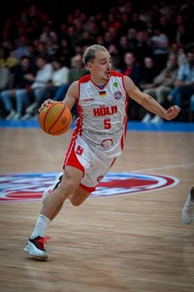 Barmer 2. Basketball Bundesliga ProA: Rheinstars Köln vs. SBB Baskets Wolmirstedt, 10.11.2025 Rupert Hennen (RheinStarsKöln 5), Barmer 2. Basketball Bundesliga ProA: Rheinstars Köln vs. SBB Baskets Wolmirstedt am 10.11.2025 in der Motorworld Köln in Koeln (Nordrhein-Westfalen) Copyright: xBEAUTIFULxSPORTS Mueller-Laschetx