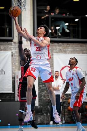 Barmer 2. Basketball Bundesliga ProA: Rheinstars Köln vs. SBB Baskets Wolmirstedt, 10.11.2025 Justin Onyejiaka (RheinStarsKöln 22), Barmer 2. Basketball Bundesliga ProA: Rheinstars Köln vs. SBB Baskets Wolmirstedt am 10.11.2025 in der Motorworld Köln in Koeln (Nordrhein-Westfalen) Copyright: xBEAUTIFULxSPORTS Mueller-Laschetx