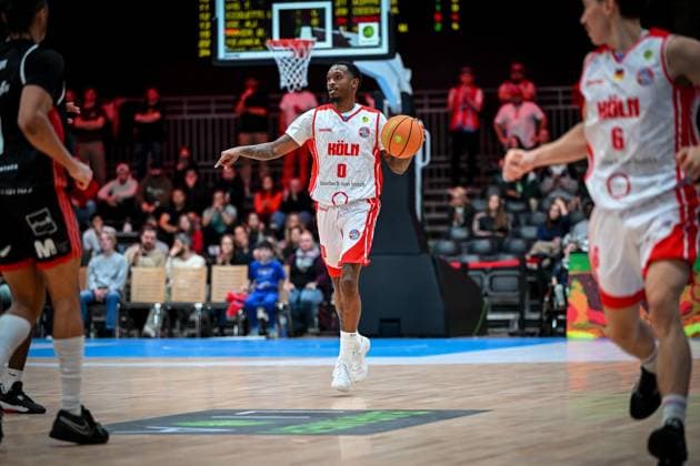 Barmer 2. Basketball Bundesliga ProA: Rheinstars Köln vs. SBB Baskets Wolmirstedt, 10.11.2025 Cedric Cezell Russell Jr. (RheinStarsKöln 0), Barmer 2. Basketball Bundesliga ProA: Rheinstars Köln vs. SBB Baskets Wolmirstedt am 10.11.2025 in der Motorworld Köln in Koeln (Nordrhein-Westfalen) Copyright: xBEAUTIFULxSPORTS Mueller-Laschetx