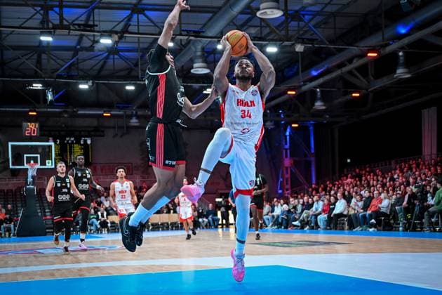 Barmer 2. Basketball Bundesliga ProA: Rheinstars Köln vs. SBB Baskets Wolmirstedt, 10.11.2025 Hall B Elisias (RheinStarsKöln 34), Barmer 2. Basketball Bundesliga ProA: Rheinstars Köln vs. SBB Baskets Wolmirstedt am 10.11.2025 in der Motorworld Köln in Koeln (Nordrhein-Westfalen) Copyright: xBEAUTIFULxSPORTS Mueller-Laschetx