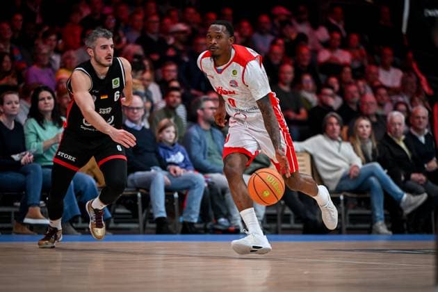 Barmer 2. Basketball Bundesliga ProA: Rheinstars Köln vs. SBB Baskets Wolmirstedt, 10.11.2025 Cedric Cezell Russell Jr. (RheinStarsKöln 0), Barmer 2. Basketball Bundesliga ProA: Rheinstars Köln vs. SBB Baskets Wolmirstedt am 10.11.2025 in der Motorworld Köln in Koeln (Nordrhein-Westfalen) Copyright: xBEAUTIFULxSPORTS Mueller-Laschetx