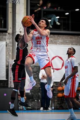 Barmer 2. Basketball Bundesliga ProA: Rheinstars Köln vs. SBB Baskets Wolmirstedt, 10.11.2025 Justin Onyejiaka (RheinStarsKöln 22), Barmer 2. Basketball Bundesliga ProA: Rheinstars Köln vs. SBB Baskets Wolmirstedt am 10.11.2025 in der Motorworld Köln in Koeln (Nordrhein-Westfalen) Copyright: xBEAUTIFULxSPORTS Mueller-Laschetx