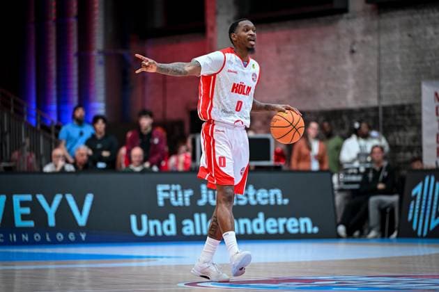 Barmer 2. Basketball Bundesliga ProA: Rheinstars Köln vs. SBB Baskets Wolmirstedt, 10.11.2025 Cedric Cezell Russell Jr. (RheinStarsKöln 0), Barmer 2. Basketball Bundesliga ProA: Rheinstars Köln vs. SBB Baskets Wolmirstedt am 10.11.2025 in der Motorworld Köln in Koeln (Nordrhein-Westfalen) Copyright: xBEAUTIFULxSPORTS Mueller-Laschetx
