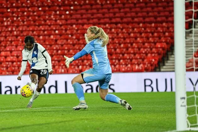 Batcheba Louis (29 Birmingham City) scores the third goal during the Barclays Womens Super League 2 football match between Nottingham Forest and Birmingham City at The City Ground in Nottingham, England Copyright: xNataliexMincher SPPx Sportspressphoto_SPR60829