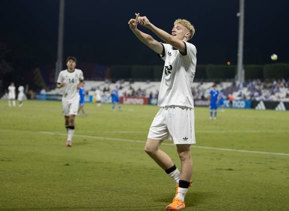 Fussball FIFA U17, U 17 U 17 Weltmeisterschaft Katar 2025 - El Salvador vs Deutschland - Gruppe G Spiel 61: Lasse Eickel (Deutschland, 19) Copyright: xRedhaxHosnixSegganix