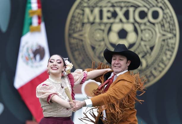 (251111) -- MEXICO CITY, Nov. 11, 2025 -- Dancers perform during the presentation of the FIFA World Cup, WM, Weltmeisterschaft, Fussball 2026 organization plan in Mexico City, capital of Mexico, on Nov. 10, 2025. ) (SP)MEXICO-MEXICO CITY-FOOTBALL-FIFA WORLD CUP 2026-PRESENTATION FranciscoxCanedo 