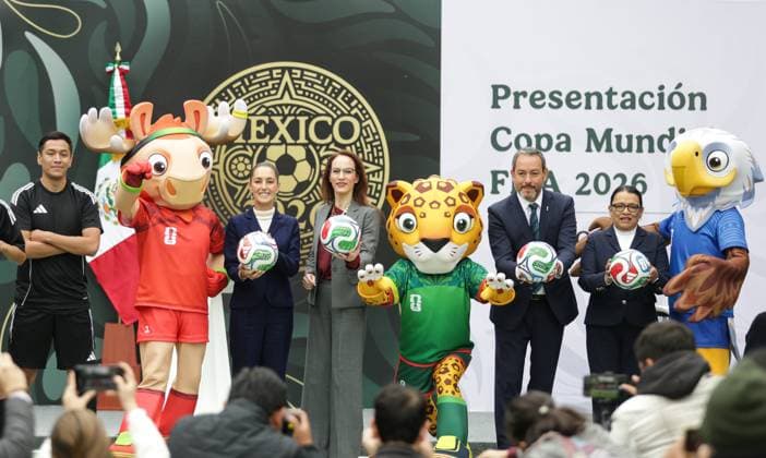 (251111) -- MEXICO CITY, Nov. 11, 2025 -- Mexican President Claudia Sheinbaum (3rd L) poses with official mascots for the FIFA World Cup, WM, Weltmeisterschaft, Fussball 2026 during the presentation of the FIFA World Cup 2026 organization plan in Mexico City, capital of Mexico, on Nov. 10, 2025. ) (SP)MEXICO-MEXICO CITY-FOOTBALL-FIFA WORLD CUP 2026-PRESENTATION FranciscoxCanedo 