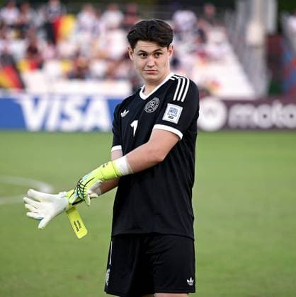 Fussball, Junioren U 17 WM 2025 in Doha Katar Vorrunde 10.11.2025 Gruppe G El Salvador - Deutschland Torwart Marcello Trippel (Deutschland)