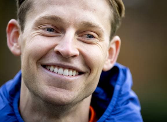 ZEIST - Frenkie de Jong speaks to the press before the Dutch national team, Nationalteam s training session for their final two World Cup qualifiers against Poland and Lithuania. The Netherlands tops their group and will qualify directly for the World Cup with a victory in Warsaw. ANP KOEN VAN WEEL xVIxANPxSportx xxANPxIVx 541845580 originalFilename: 541845580.jpg