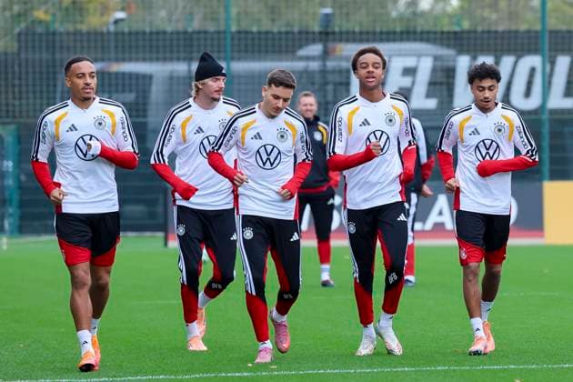 Jamie Leweling (Germany), Nick Woltemade (Germany), Said El Mala (Germany), Assan Ouedraogo (Germany) und Nathaniel Brown (Germany) laufen, , Training der deutschen Fussball Nationalmannschaft, Volkswagen Arena am 11. November 2025 in Wolfsburg, Deutschland. (Foto von Marco Steinbrenner DeFodi Images) Jamie Leweling (Germany), Nick Woltemade (Germany), Said El Mala (Germany), Assan Ouedraogo (Germany) und Nathaniel Brown (Germany) run, , Training der deutschen Fussball Nationalmannschaft, Volkswagen Arena, November 11, 2025 in Wolfsburg, Germany. (Photo by Marco Steinbrenner DeFodi Images) DFL regulations prohibit any use of photographs as image sequences and or quasi-video. Jamie Leweling Germany , Nick Woltemade Germany , Said El Mala Germany , Assan Ouedraogo Germany and Nathaniel Brown Germany run, , training of the German national soccer team, Volkswagen Arena, November 11, 2025 in Wolfsburg, Germany Photo by Marco Steinbrenner DeFodi Images Jamie Leweling Germany , Nick Woltemade Germany , Said El Mala Germany , Assan Ouedraogo Germany and Nathaniel Brown Germany run, , Training of the German national soccer team, Volkswagen Arena, November 11, 2025 in Wolfsburg, Germany Photo by Marco Steinbrenner DeFodi Images DFL regulations prohibit any use of photographs as image sequences and or quasi video