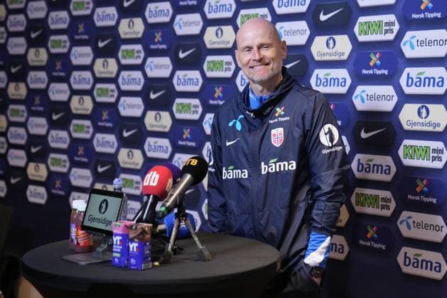 Press conference with the Norwegian men s national football team Oslo 20251111 Norway s national team manager Stale Solbakken during a press conference with the Norwegian men s national football team at Ullevaal Stadium before the World Cup qualifiers against Estonia and Italy Photo Fredrik Varfjell NTB Oslo Norway EDITORIAL USE ONLY RESTRICTED USE FOR BETTING COMPANIES  Copyright: xFredrikxVarfjellx xNTBx