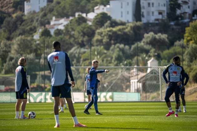 251111 Head coach Graham Potter of the Swedish national football team during a training session on November 11, 2025 in Marbella. Photo: Joel Marklund BILDBYRAN kod JM JM0746 bbeng fotboll football soccer fotball vm-kval FIFA World Cup, WM, Weltmeisterschaft, Fussball qualifier träning practice training sverige sweden sverige a Copyright: JOELxMARKLUND BB251111JM008