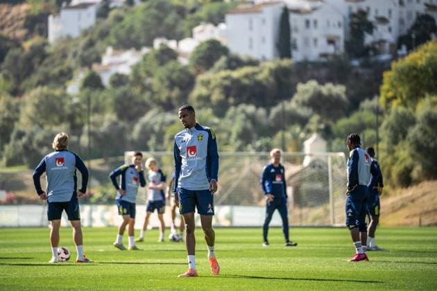 251111 Alexander Isak of the Swedish national football team during a training session on November 11, 2025 in Marbella. Photo: Joel Marklund BILDBYRAN kod JM JM0746 bbeng fotboll football soccer fotball vm-kval FIFA World Cup, WM, Weltmeisterschaft, Fussball qualifier träning practice training sverige sweden sverige a Copyright: JOELxMARKLUND BB251111JM010